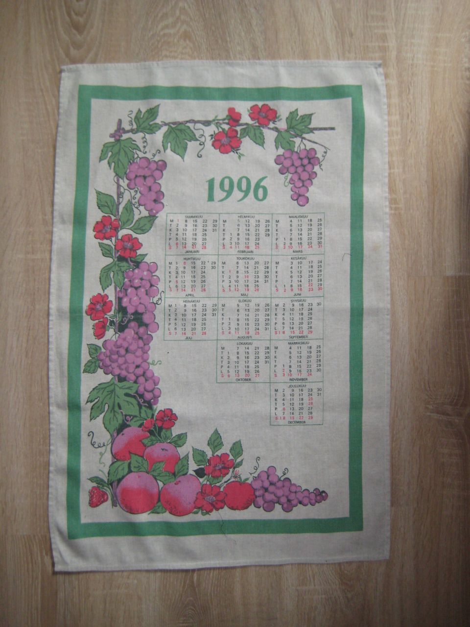 1996 kukkia ja hedelmiä kalenteripyyhe