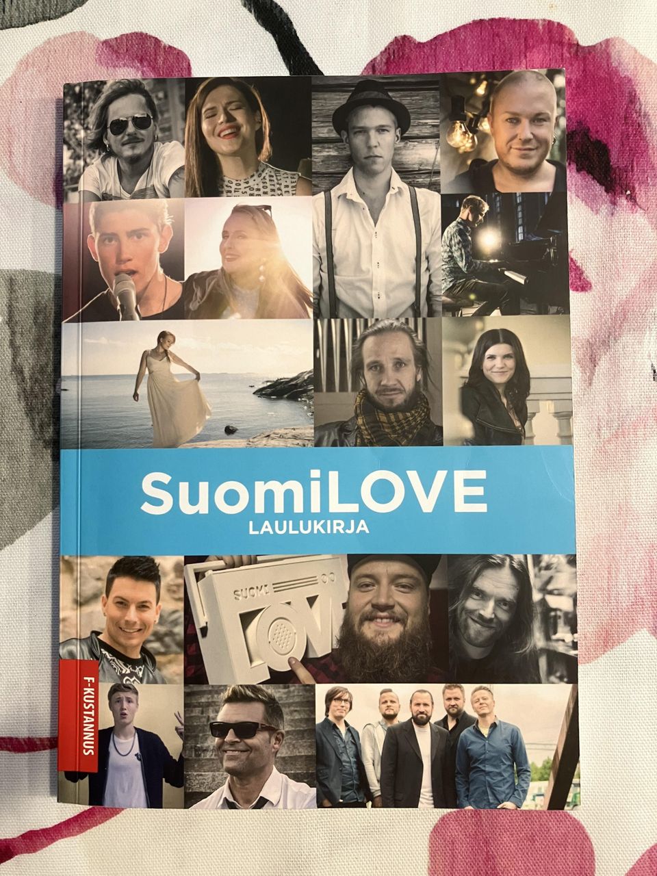 Ari Leskelä : SuomiLOVE laulukirja