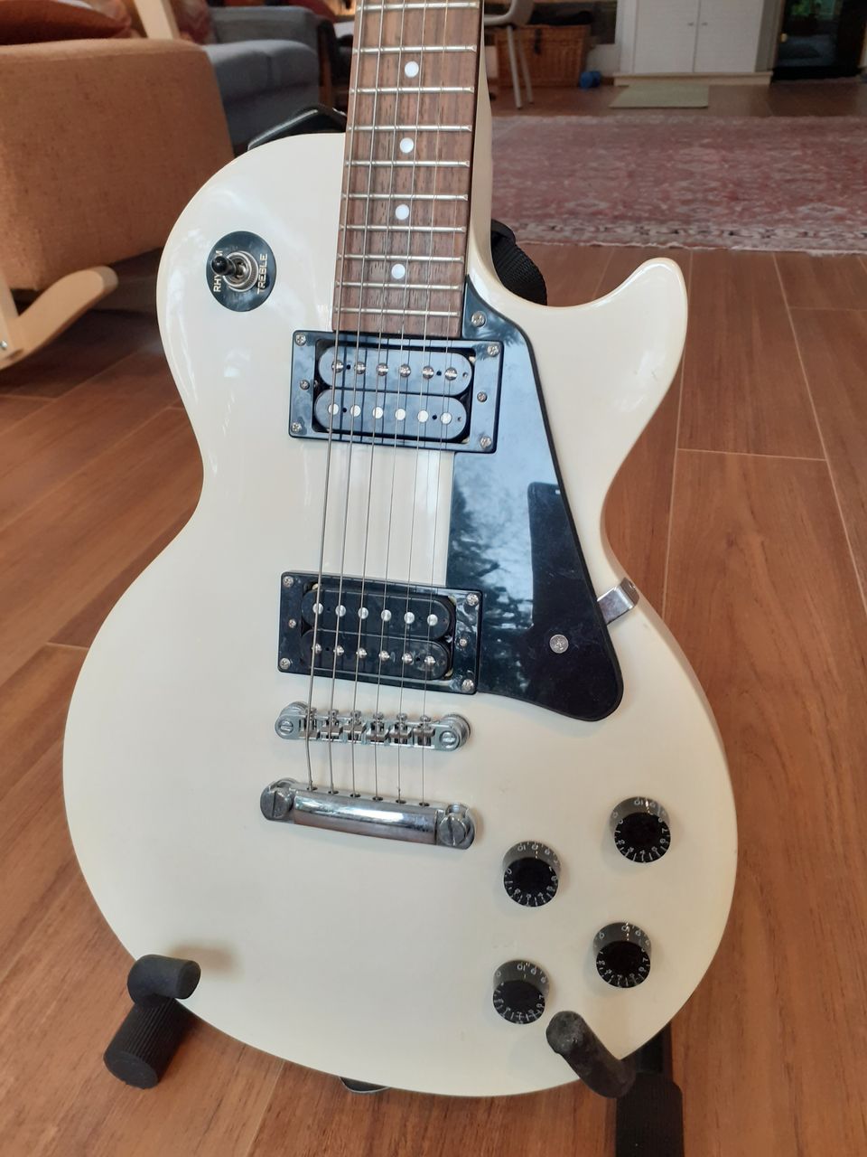 Epiphone Les Paul Studio White kitara