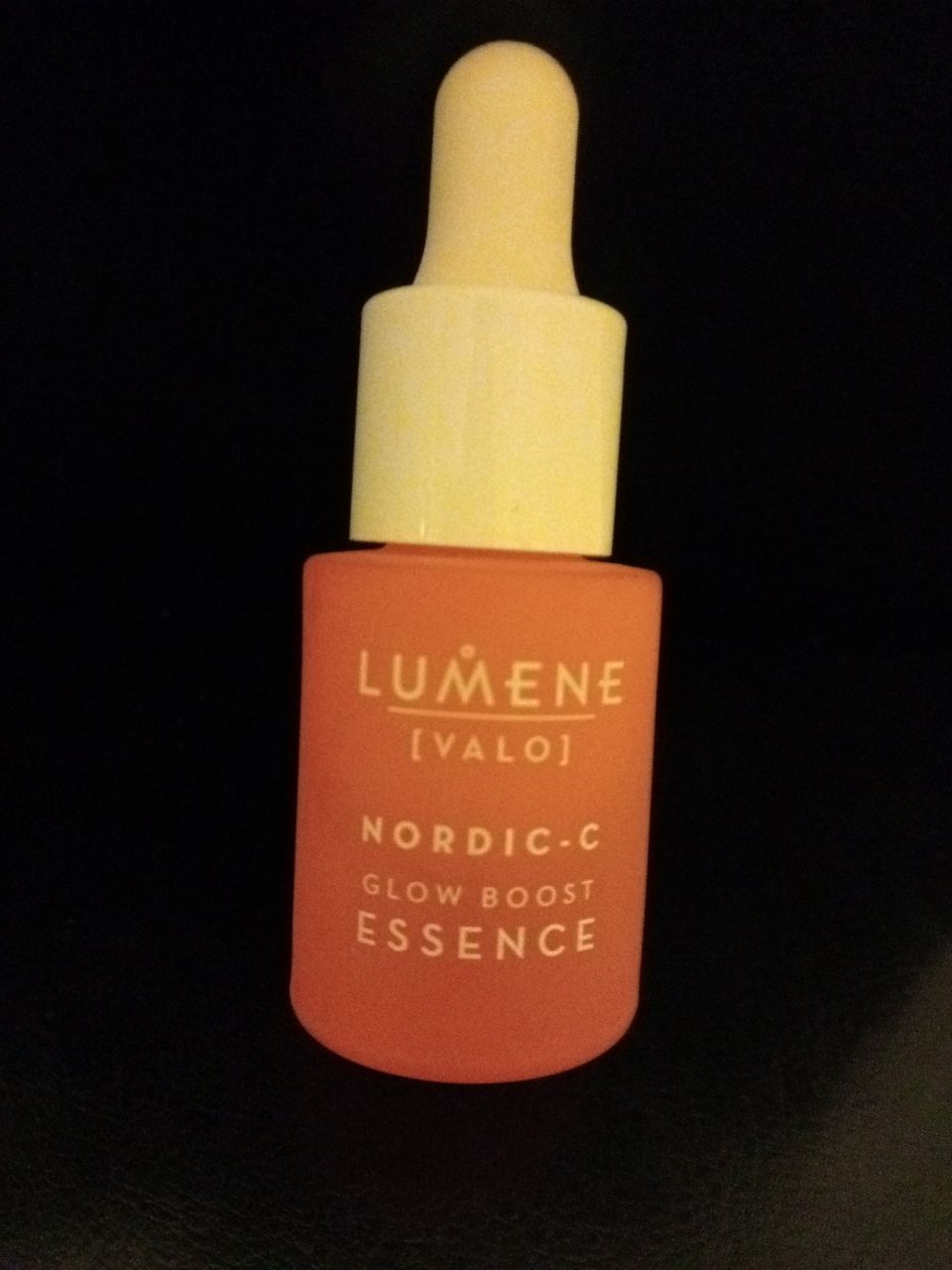 Lumene - Valo Nordic-C Glow Boost Essence