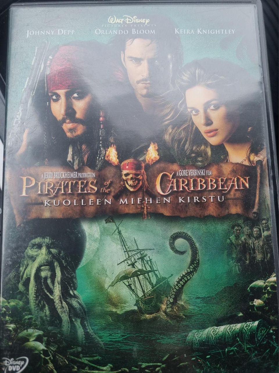Pirates of the  Caribian/Kuoleen miehen kirstu Dvd