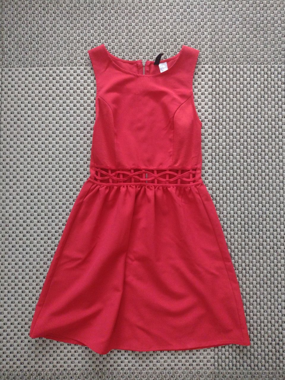 H&M punainen mekko