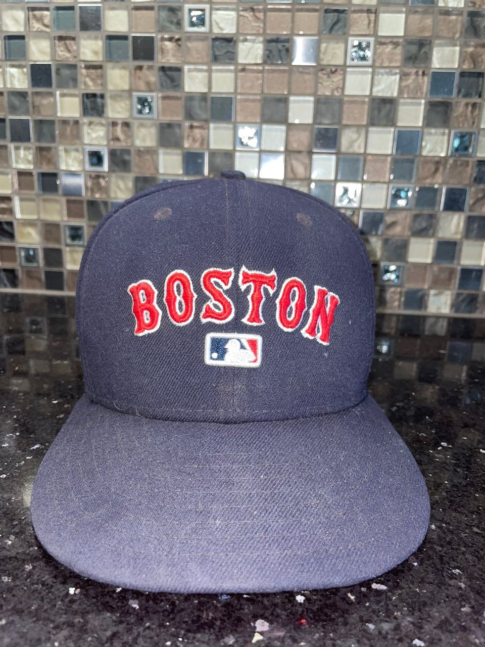 Boston fitted lippis