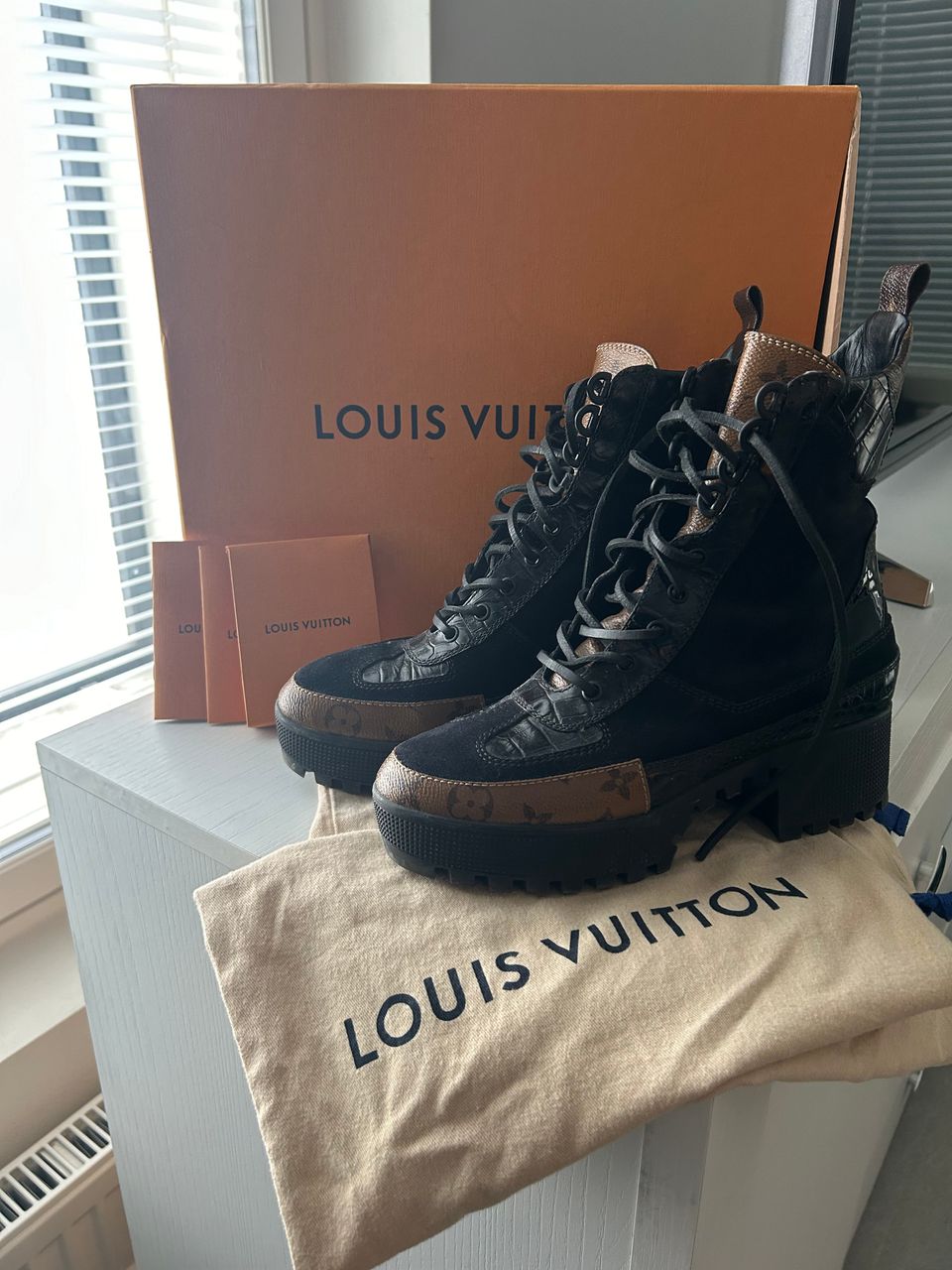 Louis Vuitton Laureate nilkkurit