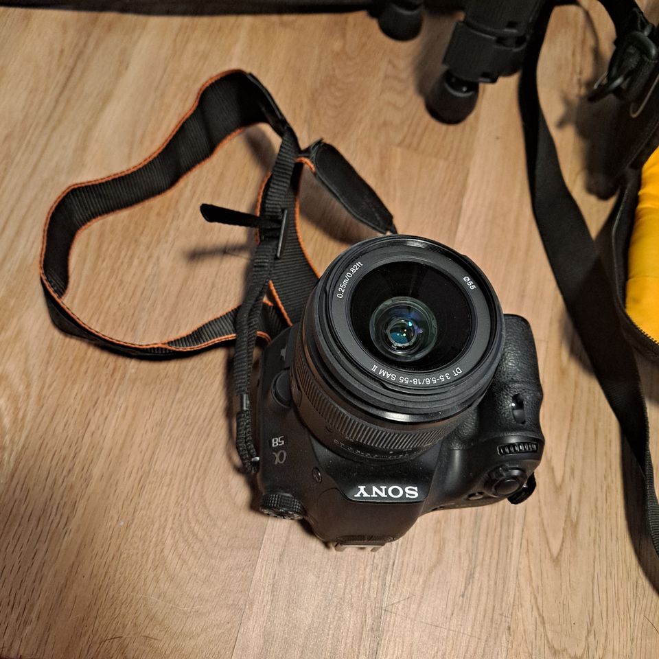 Sony SLT-A58 järjestelmäkamera ja objektiivi