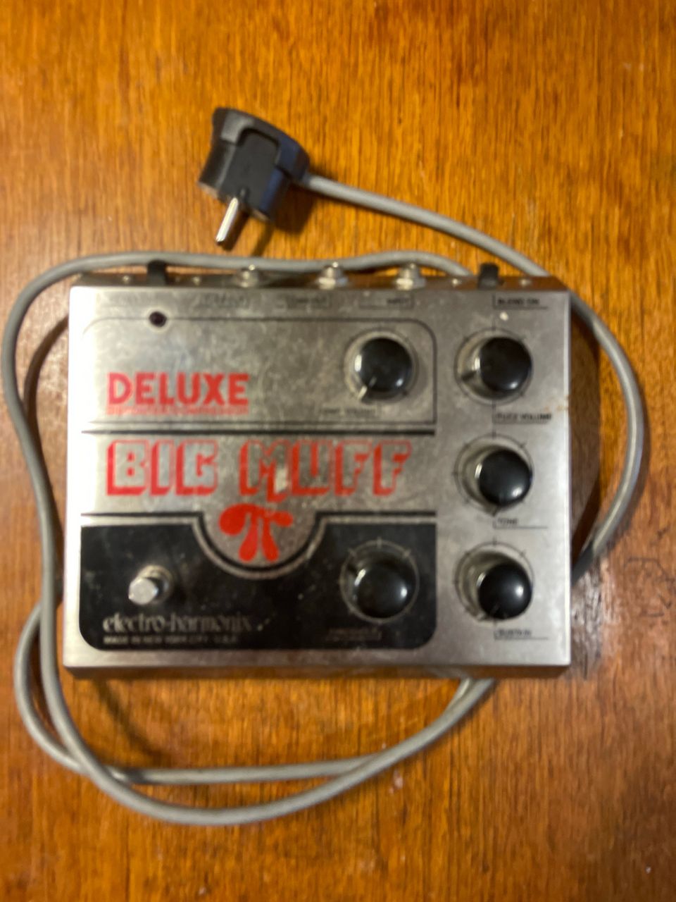 Electro Harmonics Deluxe Big Muff Pi
