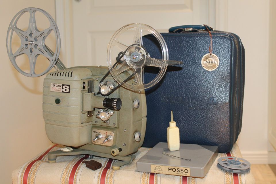 Elokuva luola rekvisiitta filmiprojektori 50-luku Sekonic 8mm + laukku yms
