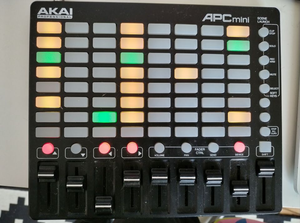 Akai APC mini