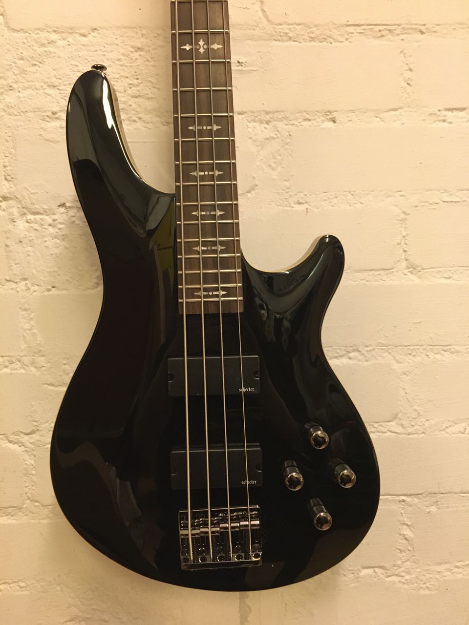 SCHECTER OMEN-4 GLOSS BLACK