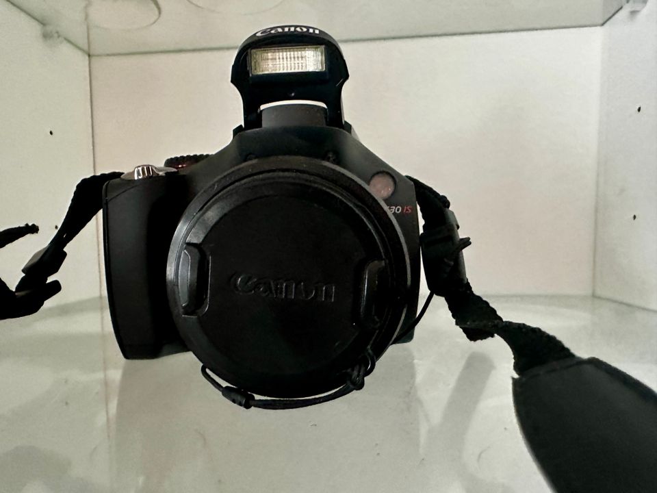Myydään Canon PowerShot SX30 IS
