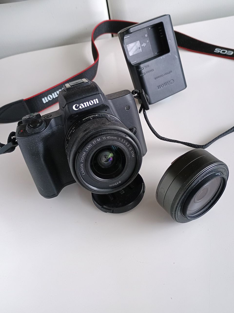 Canon EOS M50 + EF-M objektiiveja