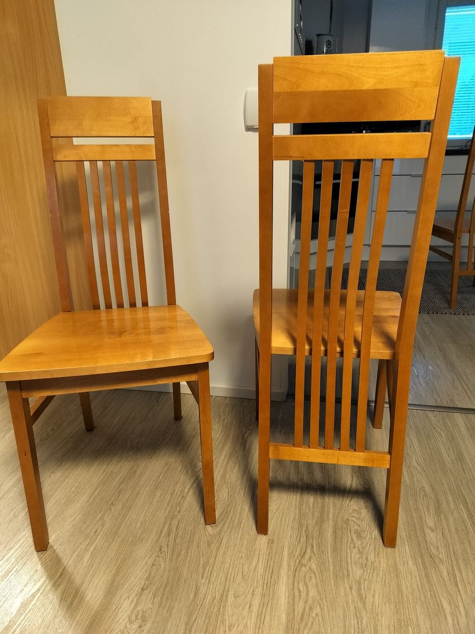 Ruokapöydän tuolit
