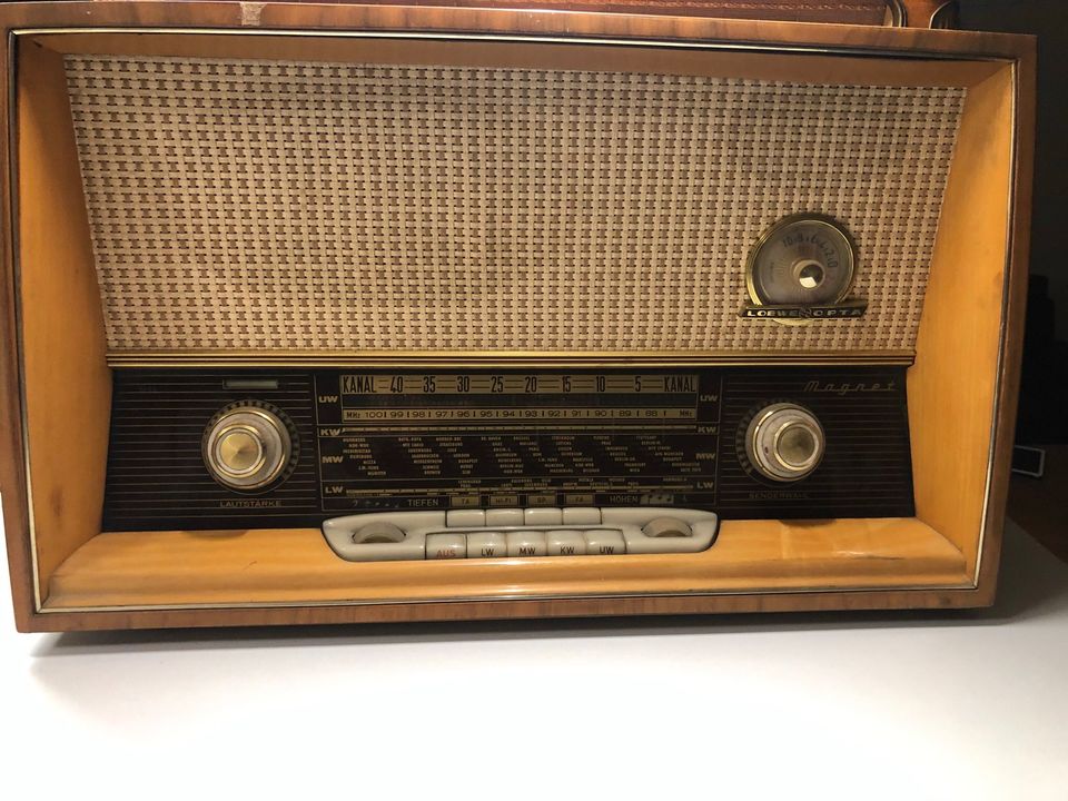 Loewe (Opta) GDR putkiradio