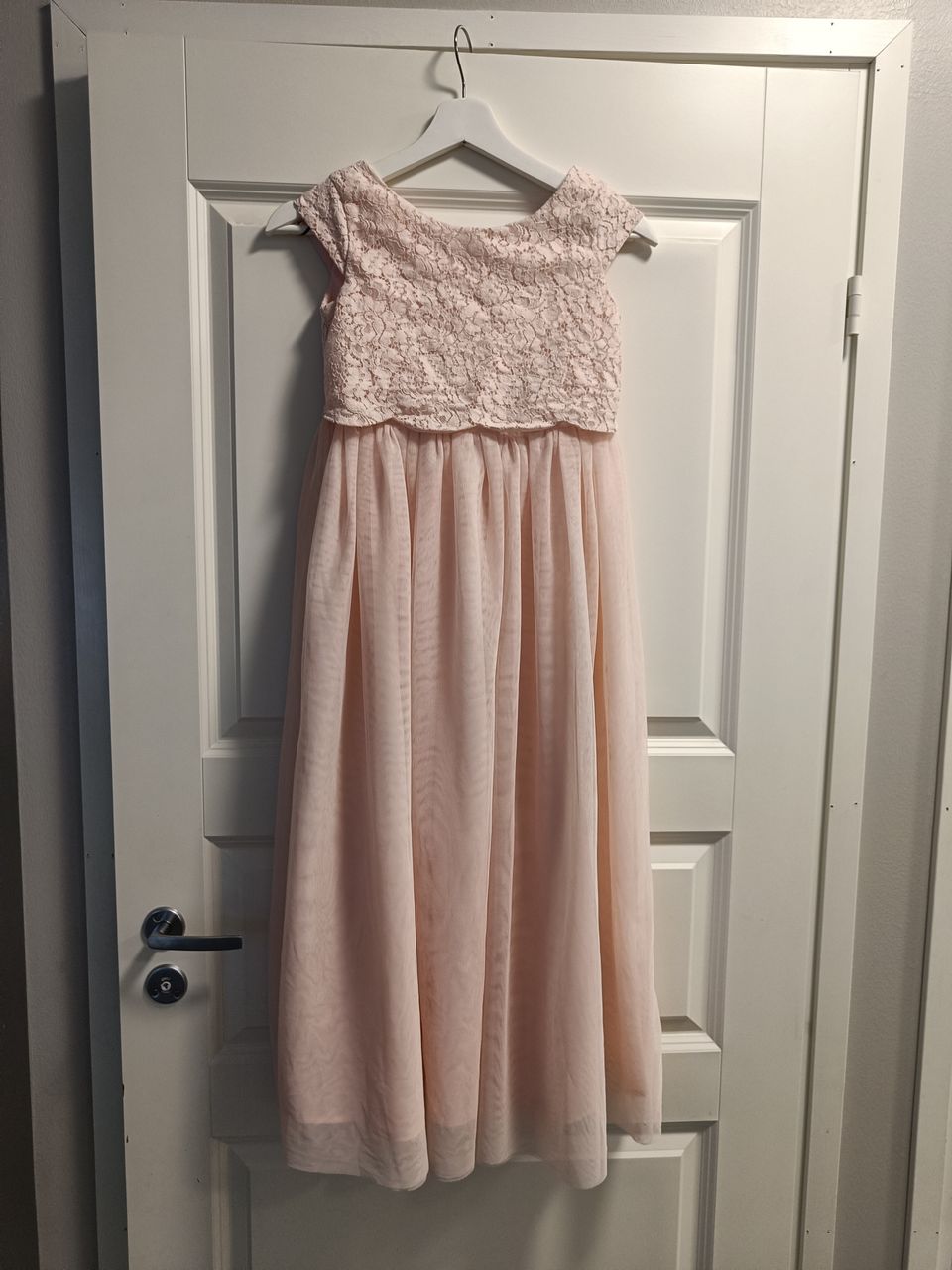 Vaaleanpunainen pitkä mekko 140cm