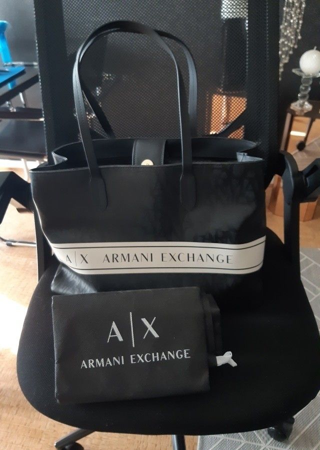 Tyylikäs Armani Exchange Laukku musta/valkoinen