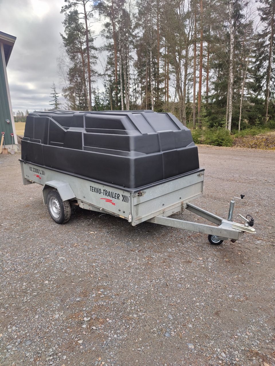 Tekno trailer 3300L kuomukärry