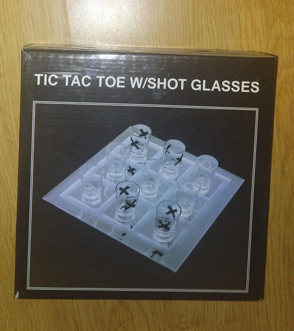 tic tac toe W/shot glasses,vain nouto,HYVÄ, 17-20% ale