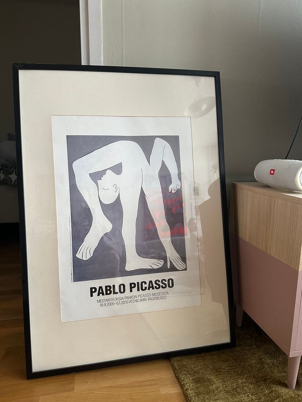 Pablo Picasson näyttelyjuliste ja Ikean kehys