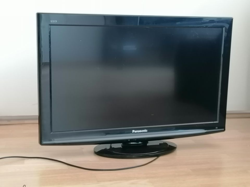 LCD TV, Panasonic, TX-L32X10YA