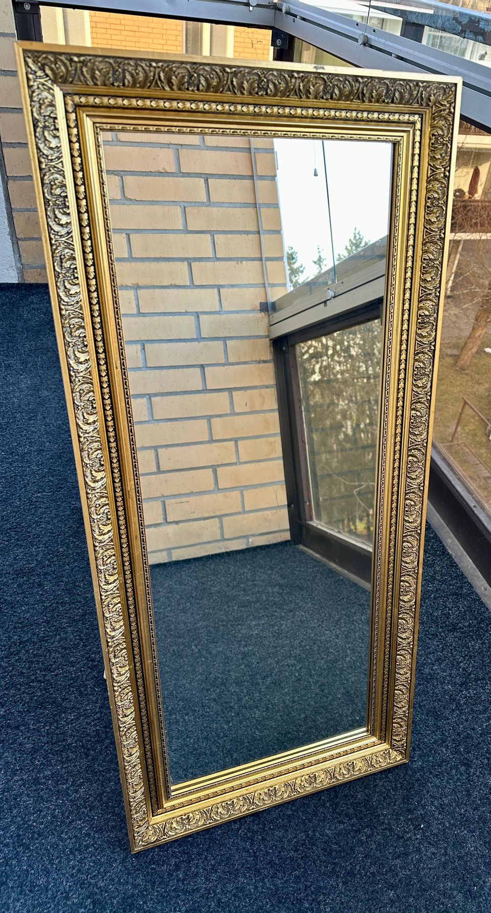 Kultareunainen peili