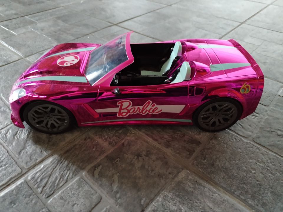 Kauko-ohjattava barbie auto