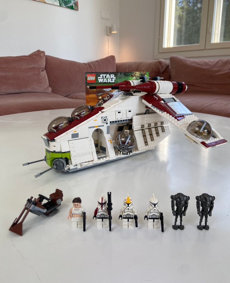 LEGO Star Wars Republic Gunship (75021)