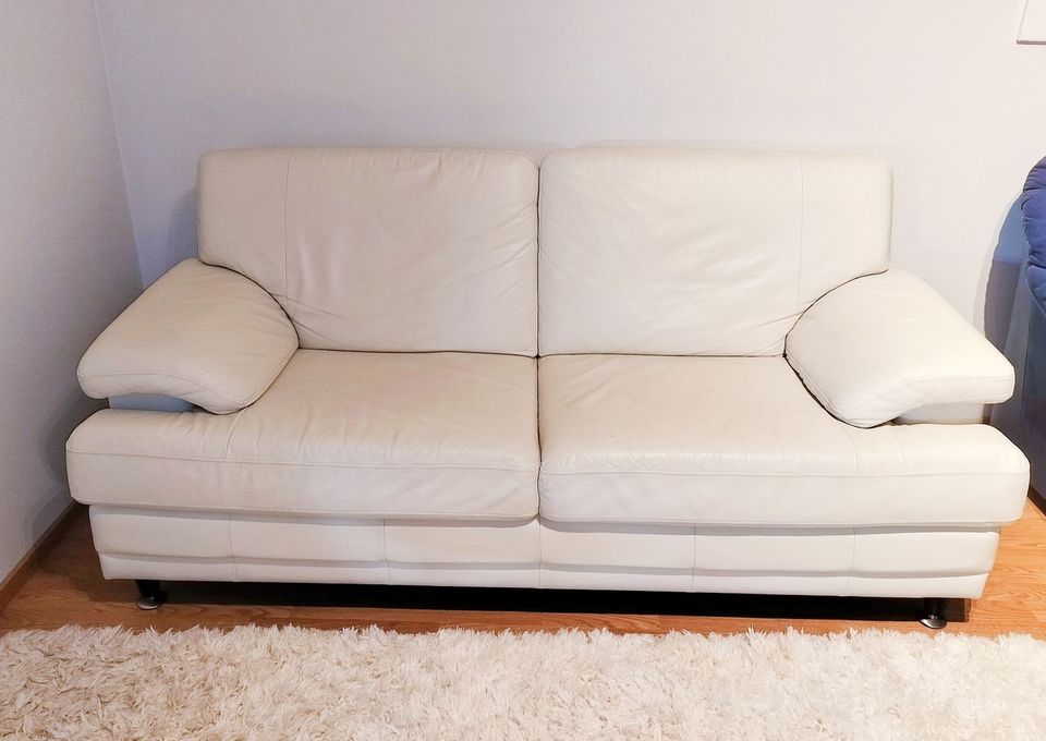 Valkoinen sohva, nahkasohva