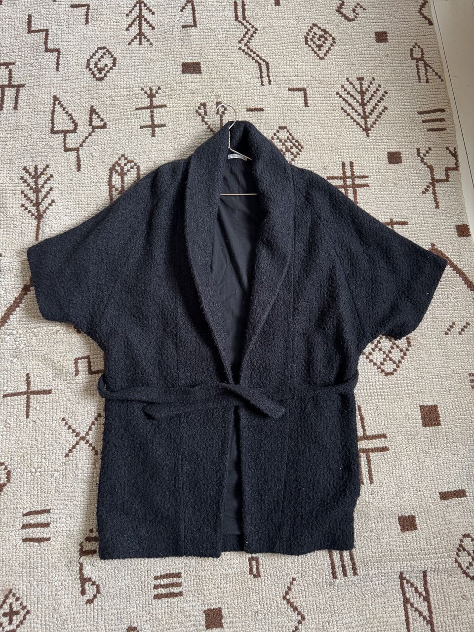 Kimonotyylinen takki