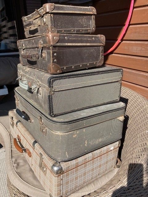 Vanhoja matkalaukkuja