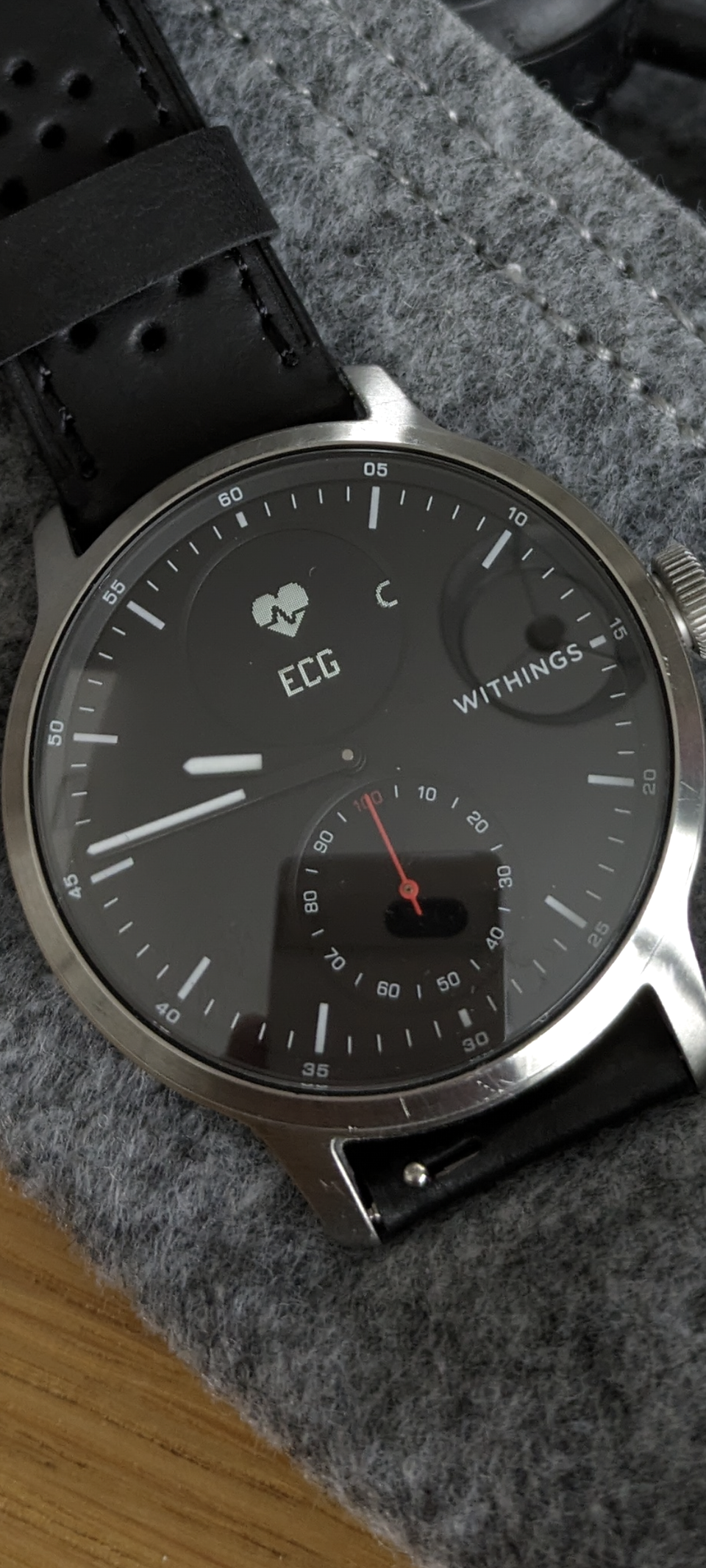 Withings Scanwatch 42mm musta