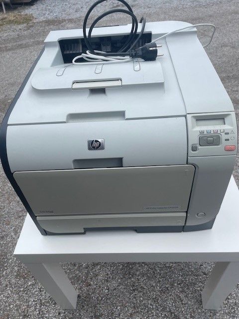 Tulostin HP Color LaserJet CP2025 + värikasetit