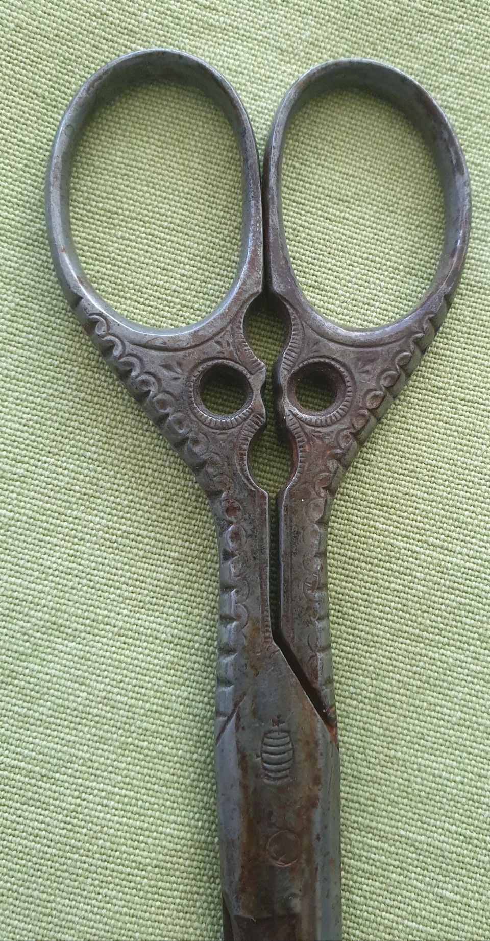 Vanhat koristeelliset sakset