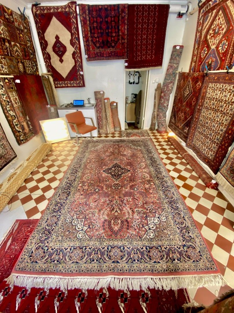 Suuri käsinsolmittu persialainen matto, 305x195 cm