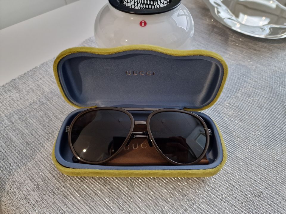 Gucci Aviator frame aurinkolasit