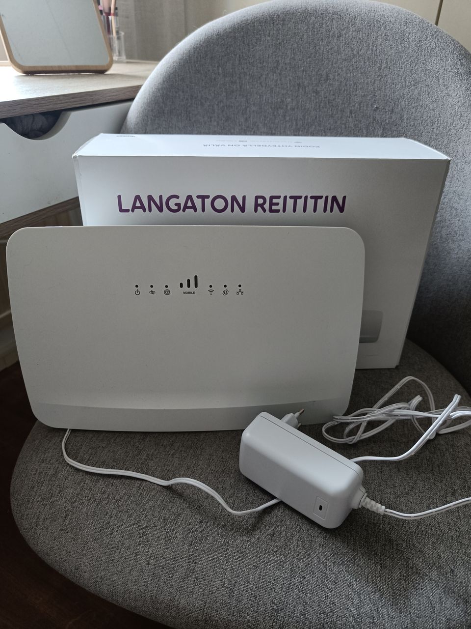 Langaton reititin / Telia Hybrid router 5370 Air