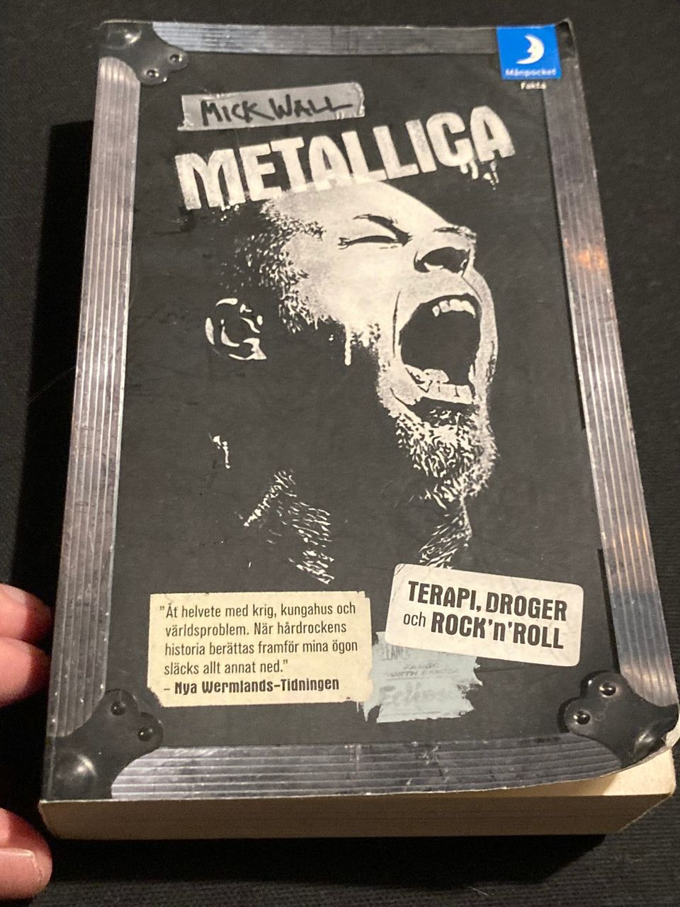 Ruotsinkielinen Mick Wallin Metallica-kirja