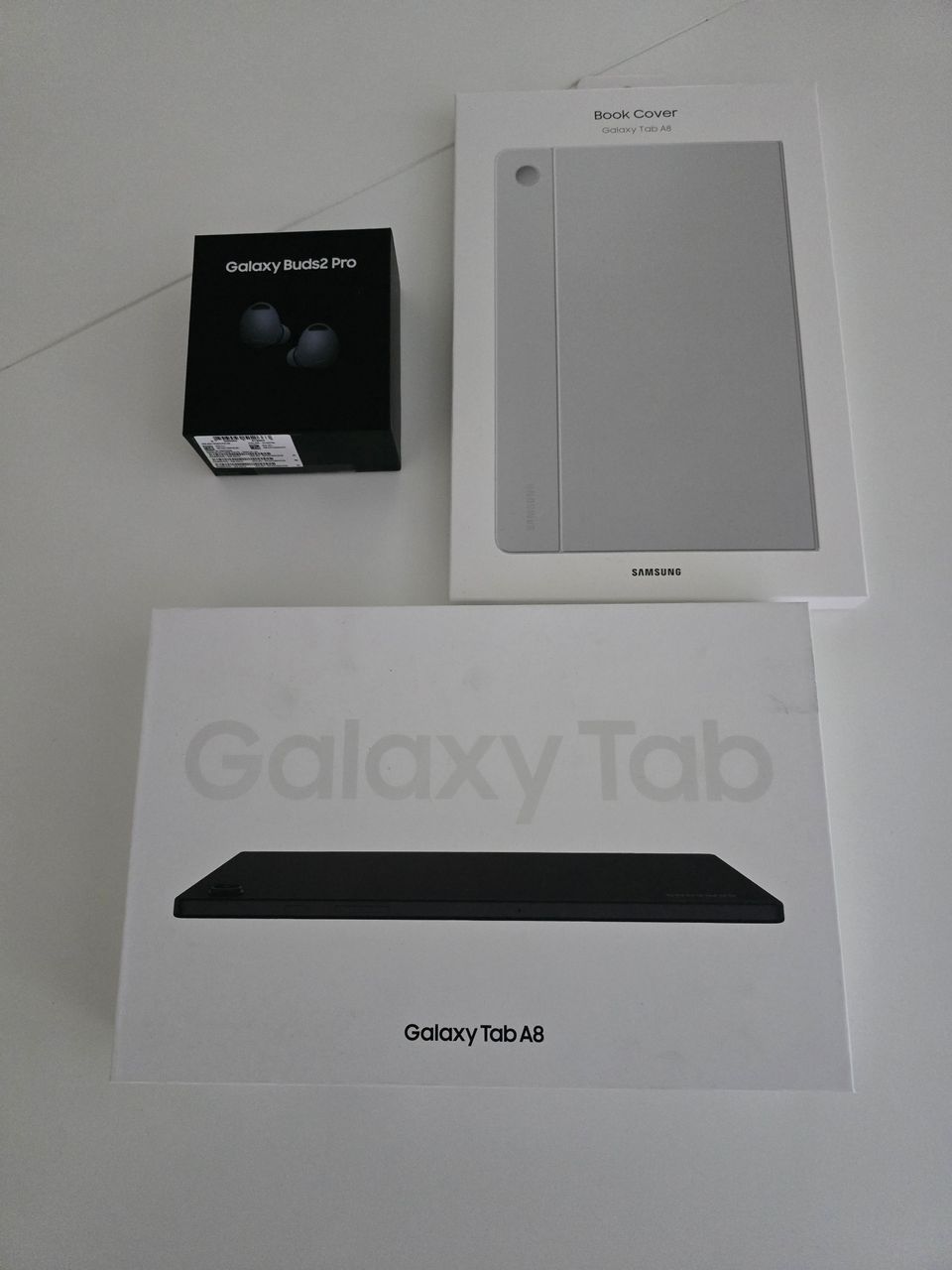 Samsung Galaxy Tab A8 WiFi + Book Cover + Buds2 Pro -UUSI-