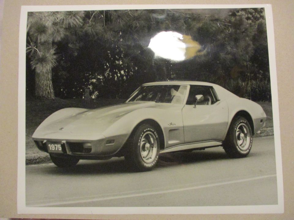 Corvette pressikuva 1975