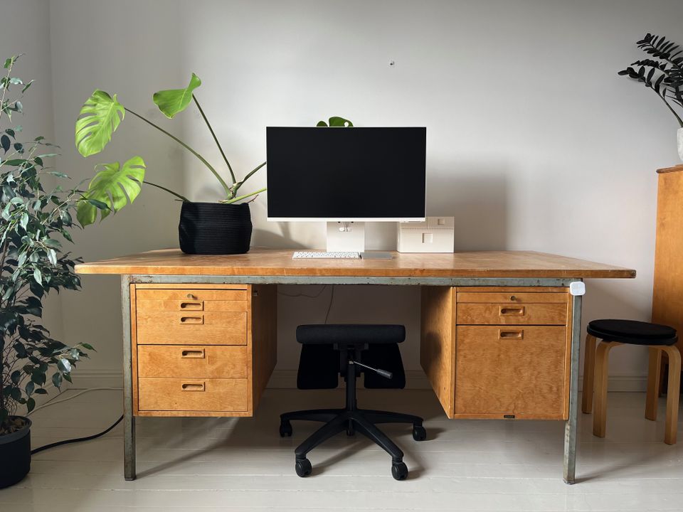 Unique Billnäs modified desk