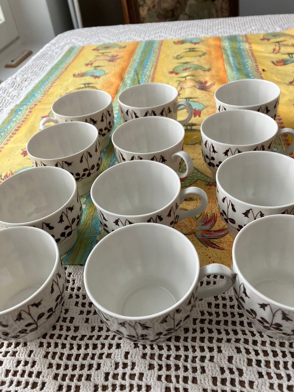 Arabia Vanamo kahvikupit asetteineen