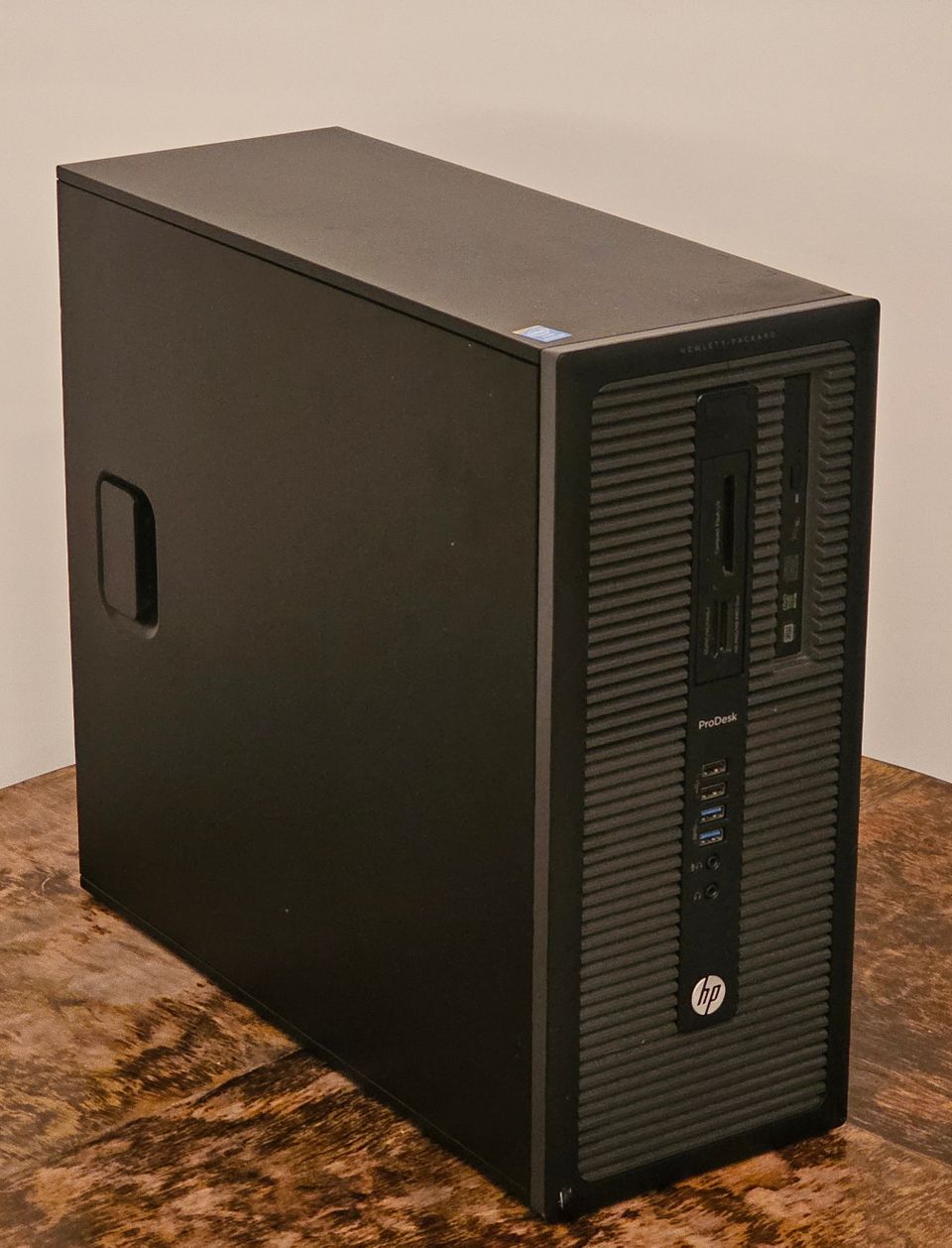 HP ProDesk 600 G1 TWR (nettikäyttöön tai pelailuun, katso lisätiedot)