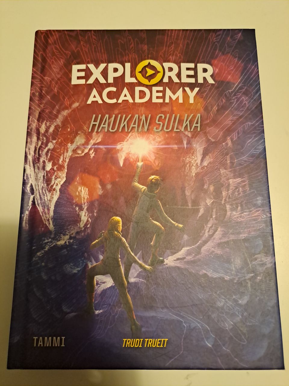 Trudi Trueit Explorer academy, haukan sulka 2022