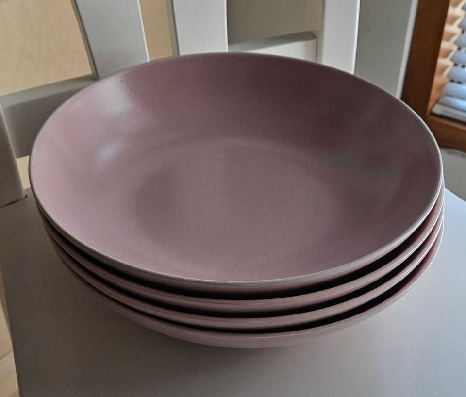 6 kpl syviä lautasia, roosa (Ikea)