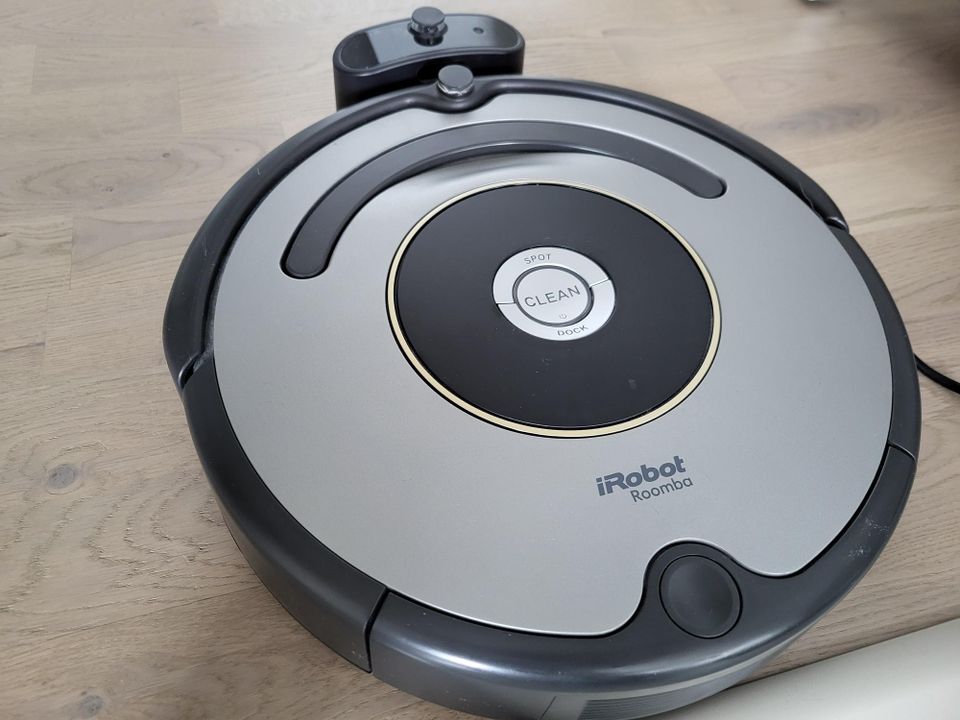 iRobot Roomba 615 -robotti-imuri