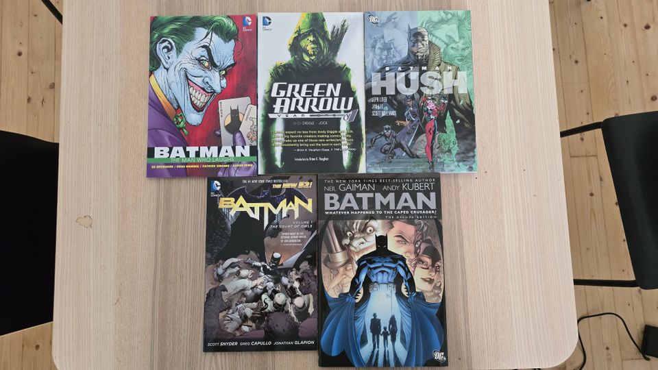DC-sarjakuvia (Batman ja Green Arrow)