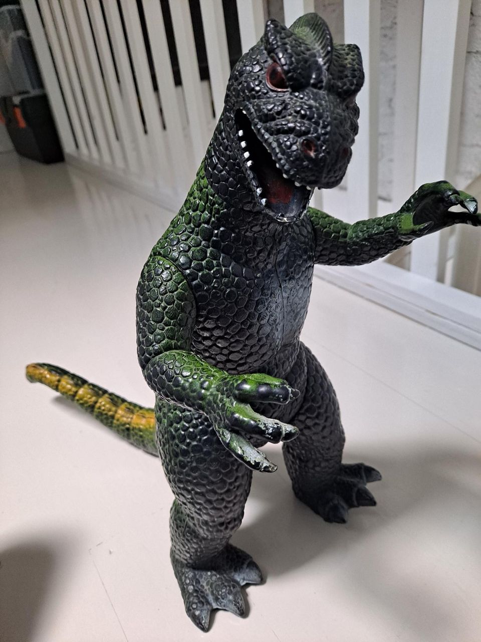 Godzilla iso 36cm korkea