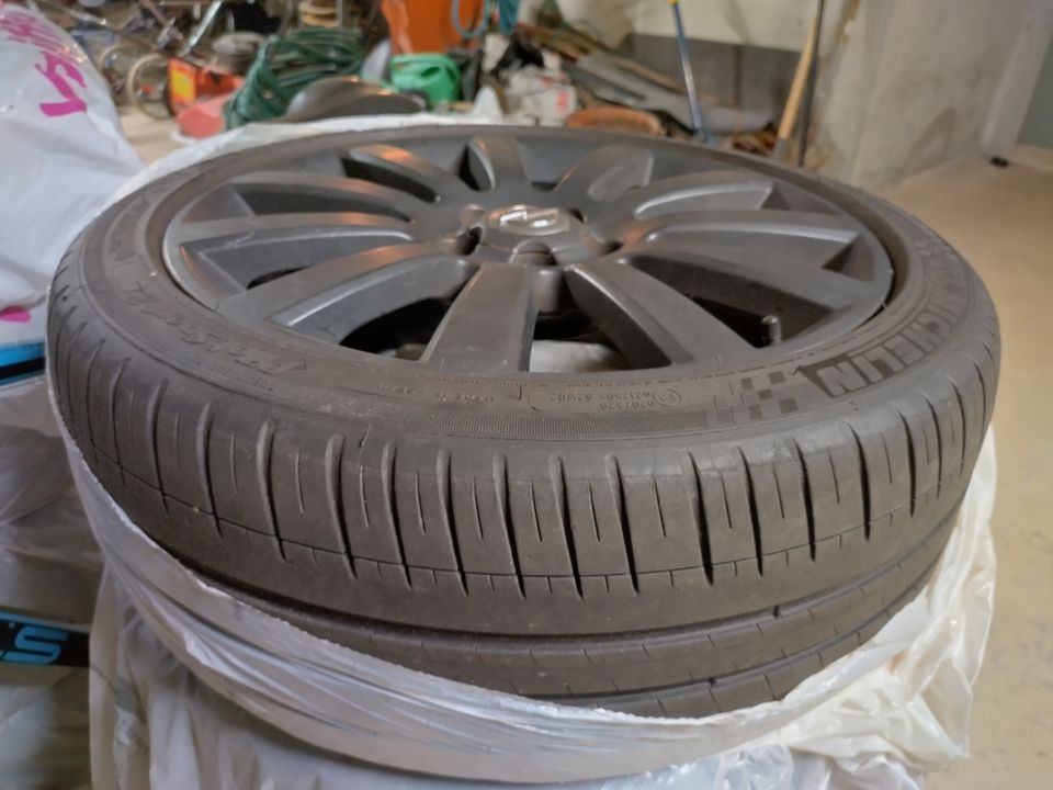 Michelin PilotSport 3 -rengassarja (235/40 ZR18) Opel Vectra/Signum vanteilla