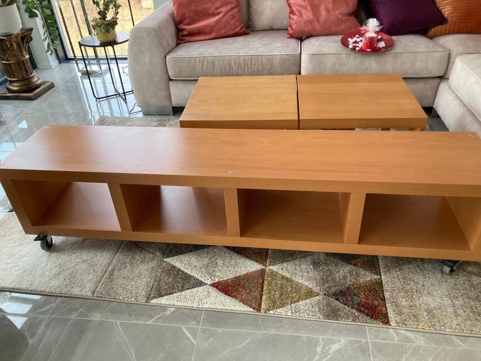 Ikea huonekaluja; TV-taso ja apupöydät