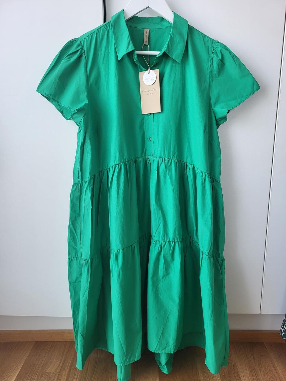 Uusi vihreä Soyaconcept mekko