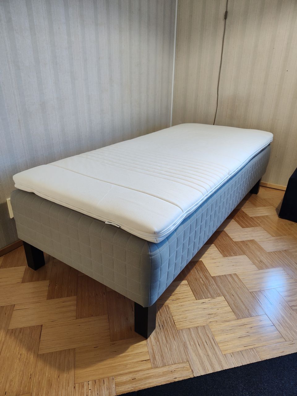 Ikea Skårer runkopatja + Tussöy petari + sängynjalat